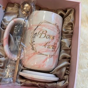 Ceramic Coffee Mug with lid and gold spoon